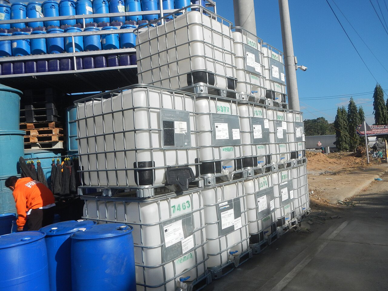 wtare totes and barrels